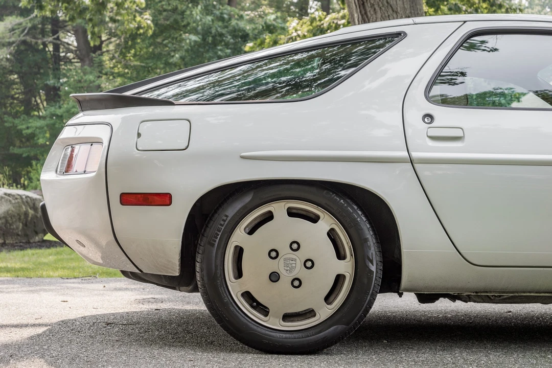 1984 Porsche 928 S - Image 15 of 31