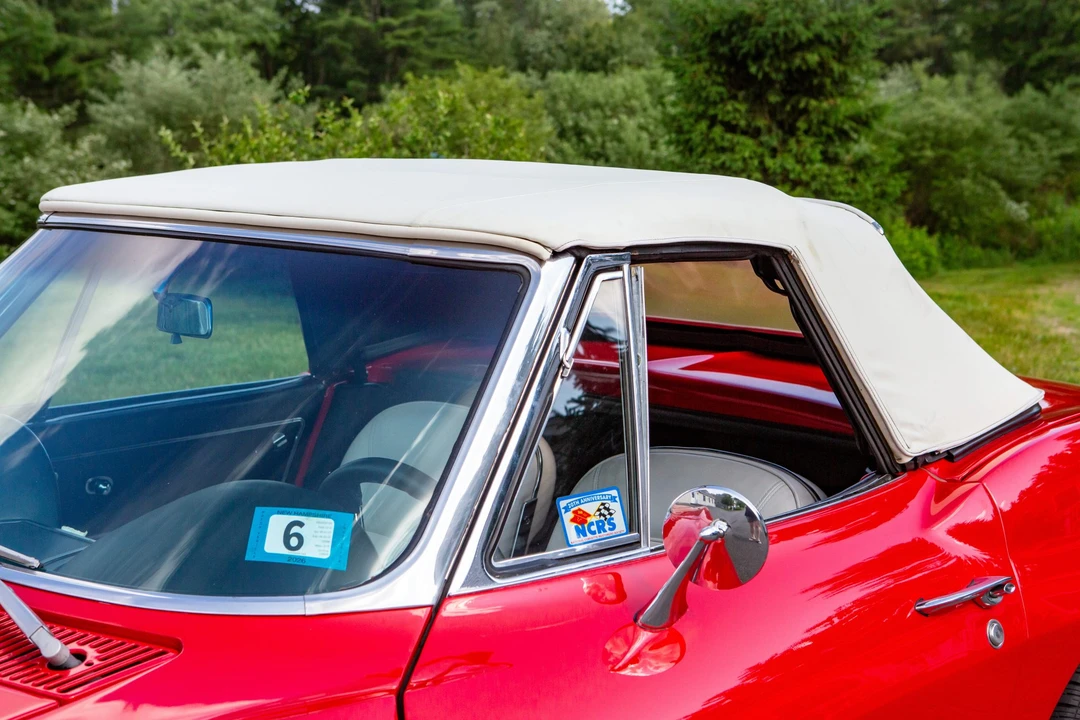 1965 Chevrolet Corvette C2 - Image 25 of 31