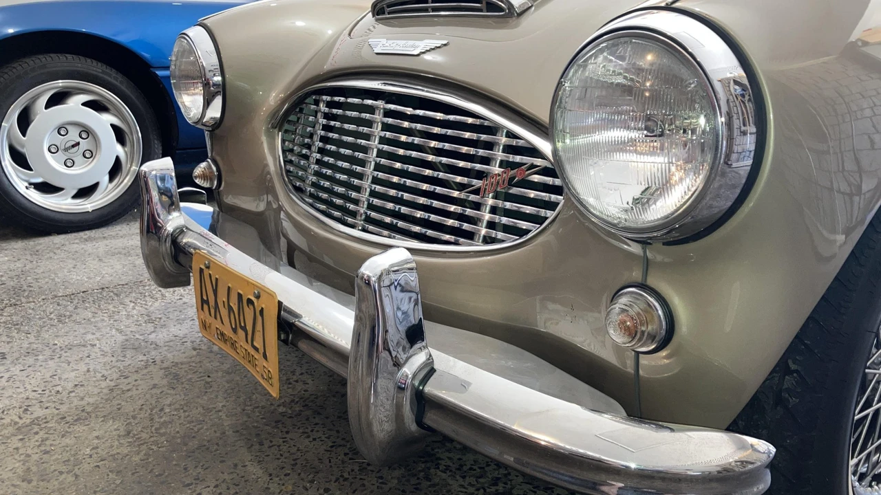 1957 Austin-Healey 100-6 - Image 18 of 31