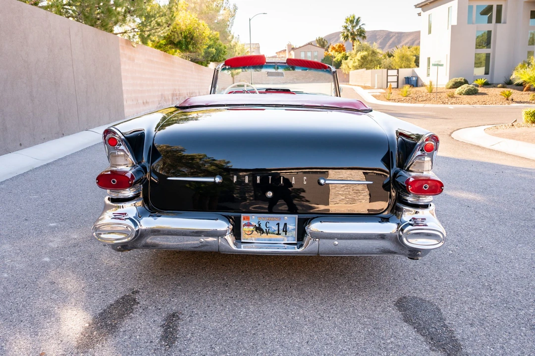 1957 Pontiac Star Chief - Image 7 of 31