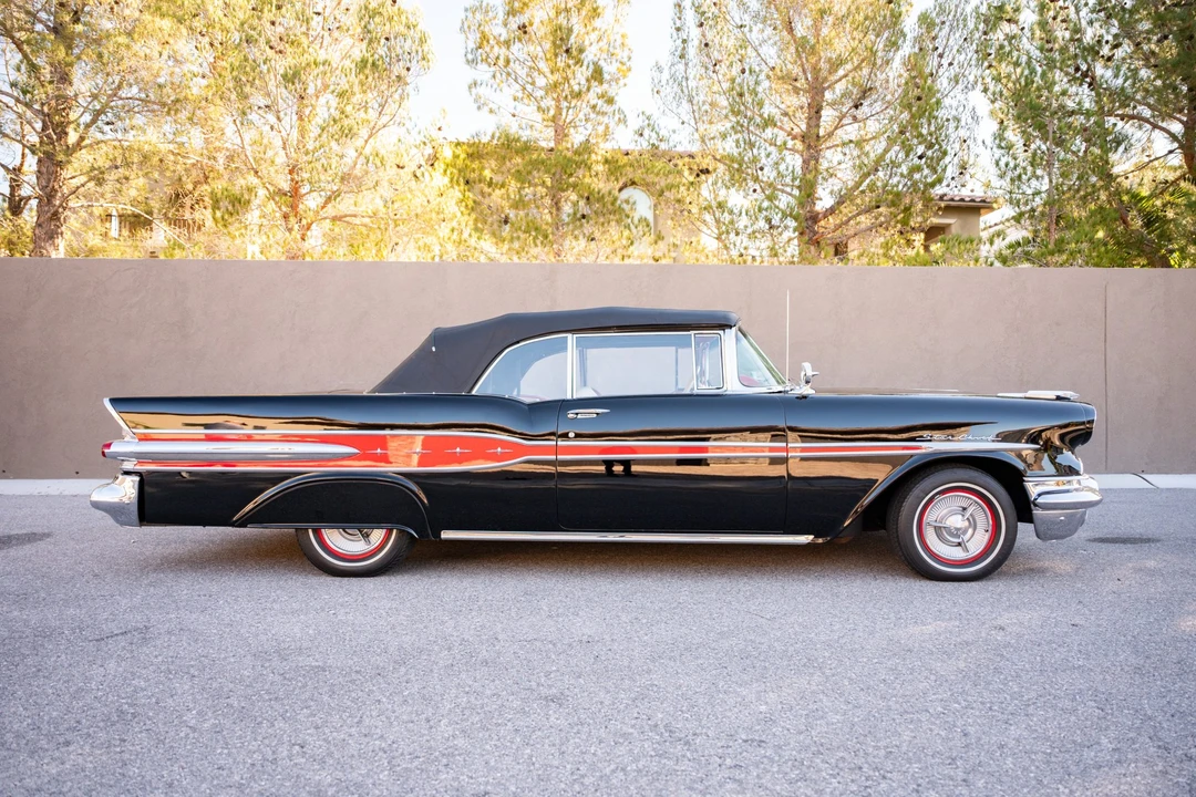 1957 Pontiac Star Chief - Image 13 of 31