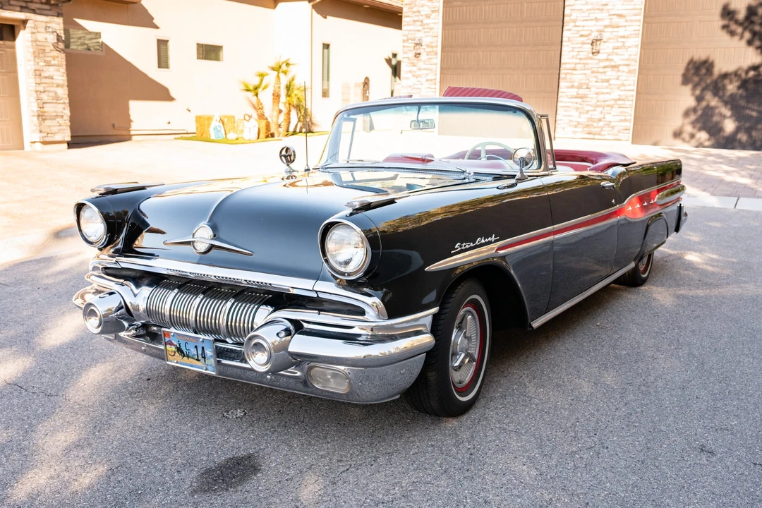 1957 Pontiac Star Chief - Image 2 of 31