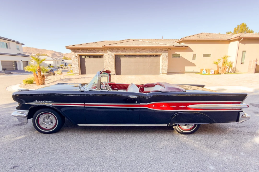 1957 Pontiac Star Chief - Image 9 of 31