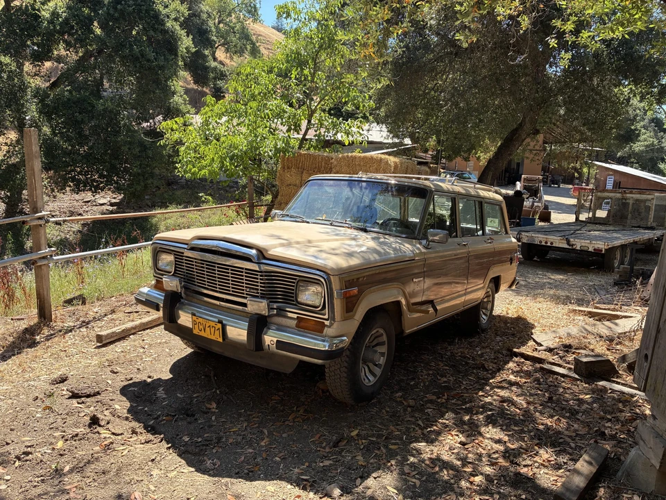 1982 Jeep SJ Wagoneer - Image 2 of 31