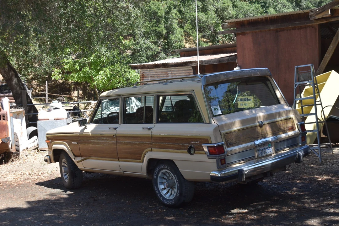 1982 Jeep SJ Wagoneer - Image 6 of 31