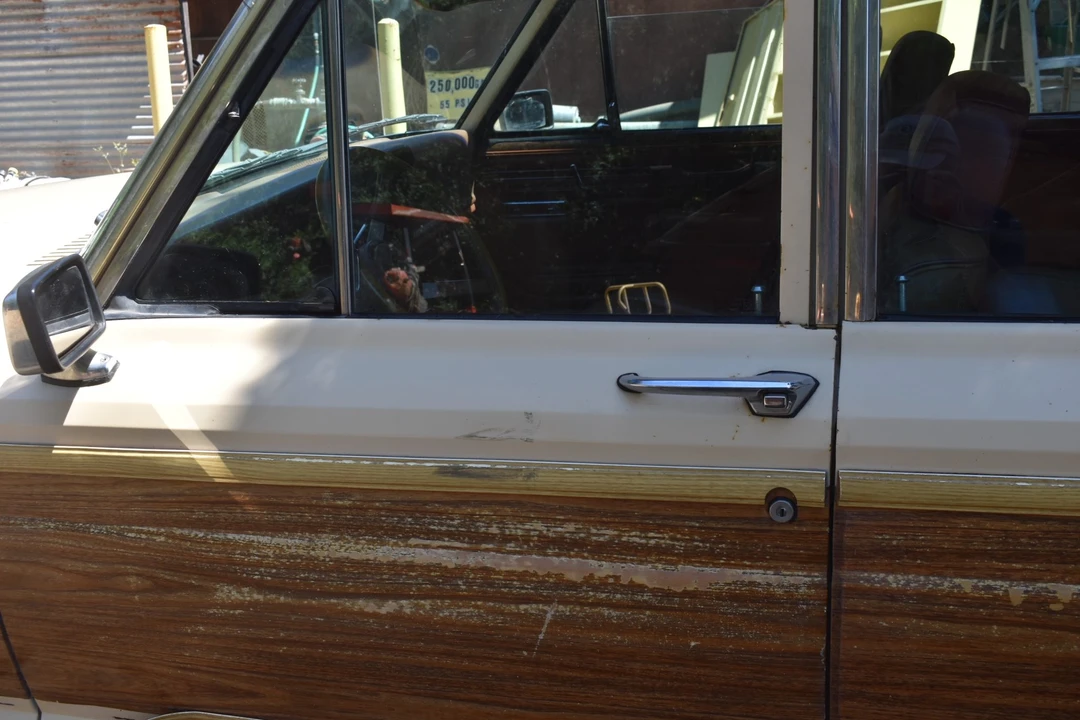 1982 Jeep SJ Wagoneer - Image 15 of 31
