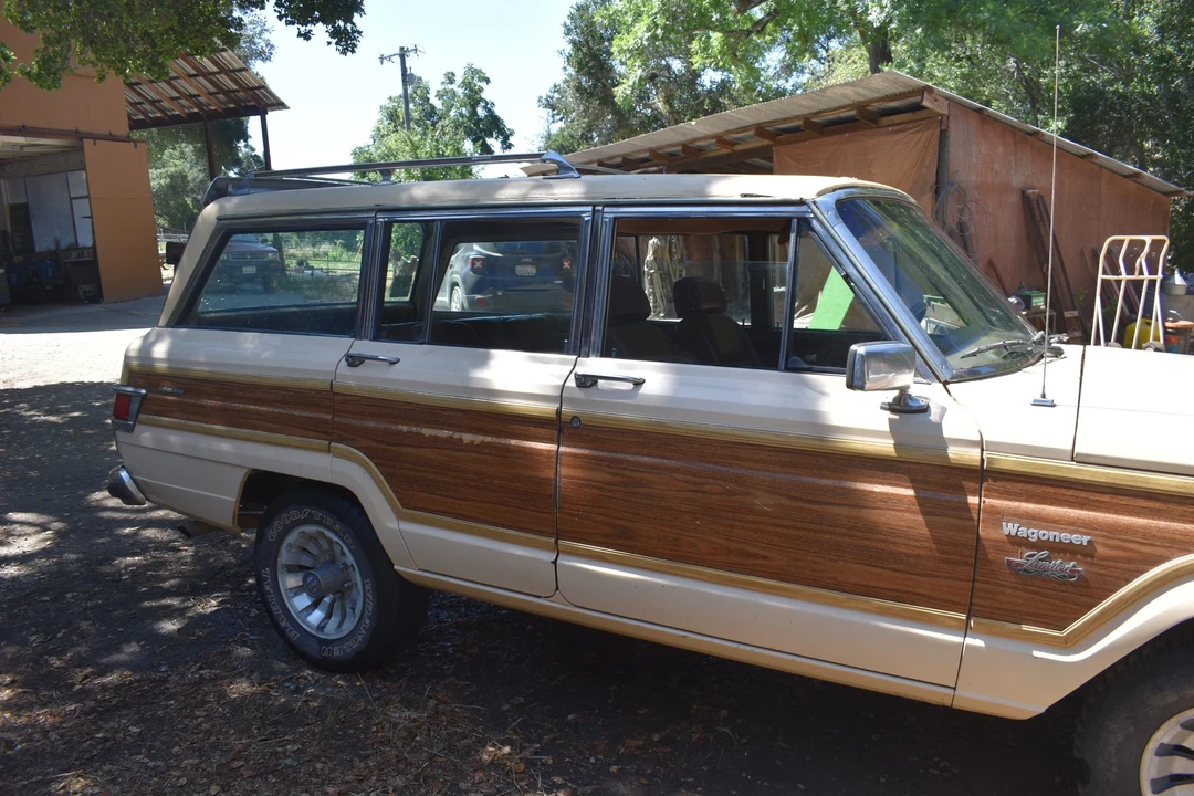 1982 Jeep SJ Wagoneer - Image 12 of 31