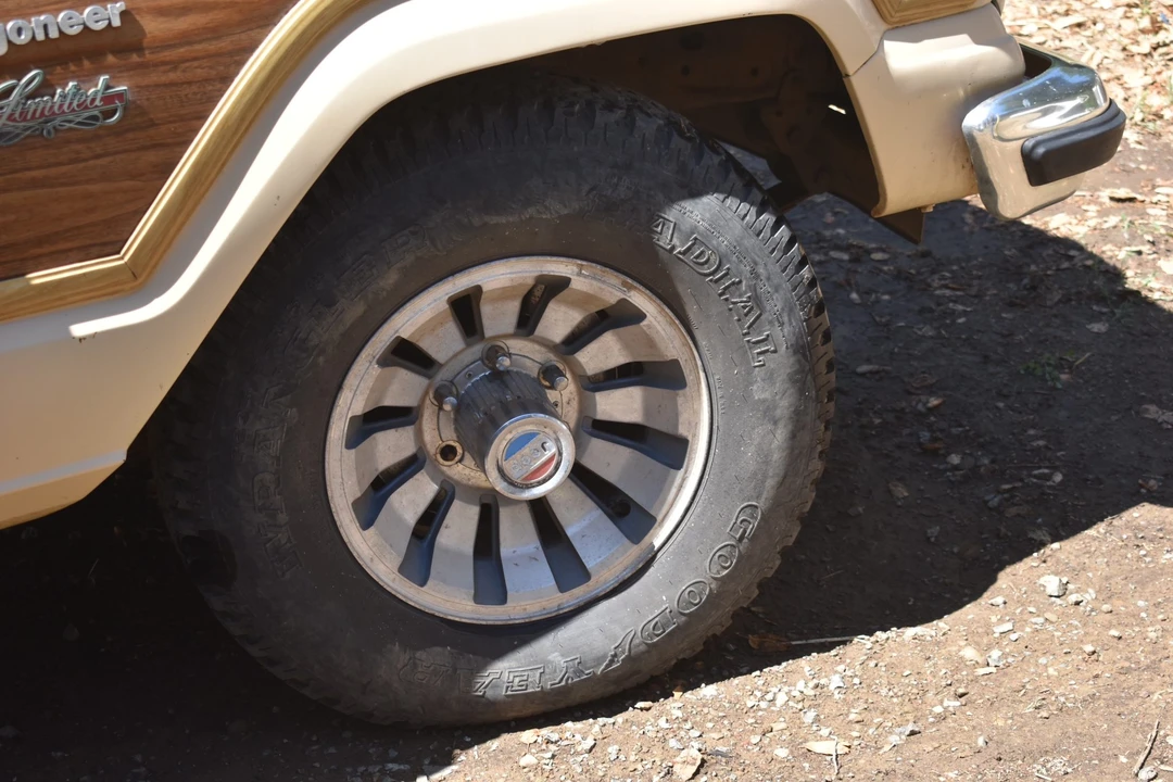 1982 Jeep SJ Wagoneer - Image 24 of 31