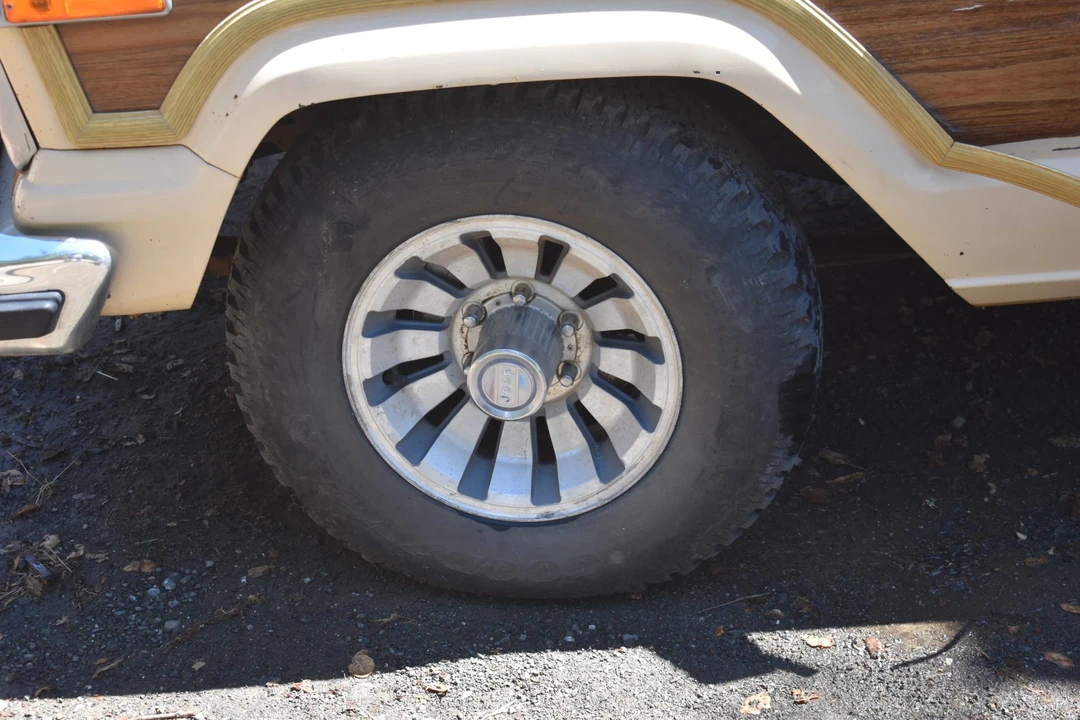 1982 Jeep SJ Wagoneer - Image 21 of 31