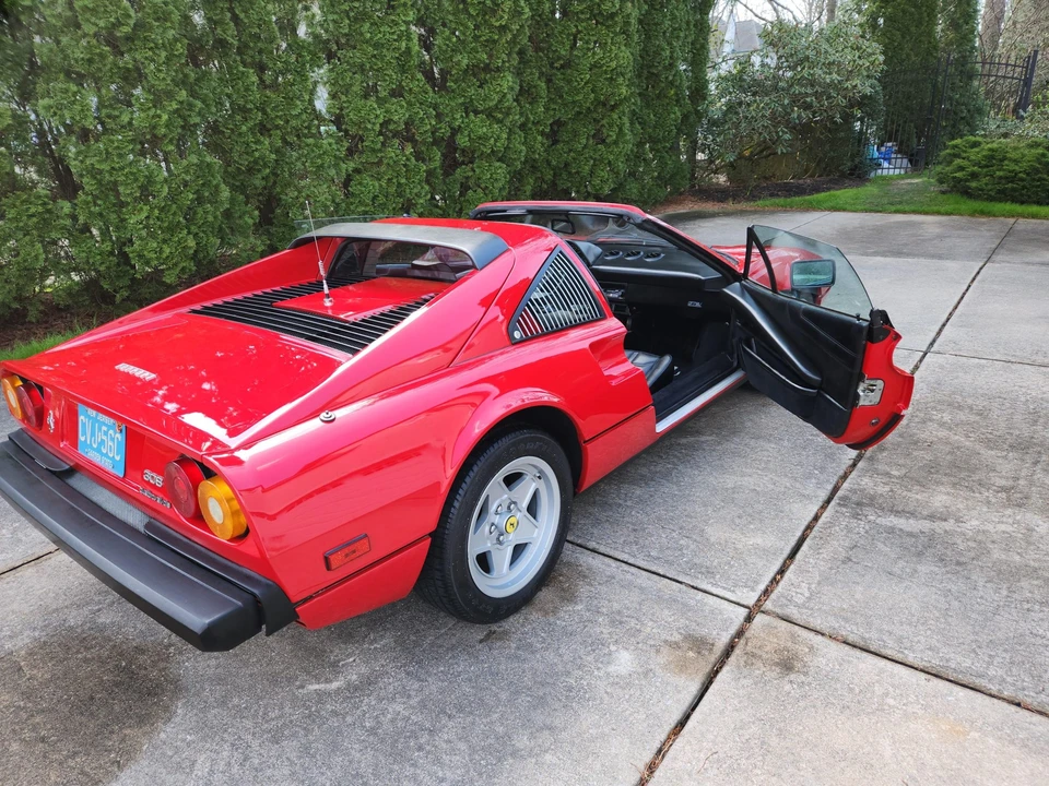 1985 Ferrari 308 GTS QV - Image 17 of 31
