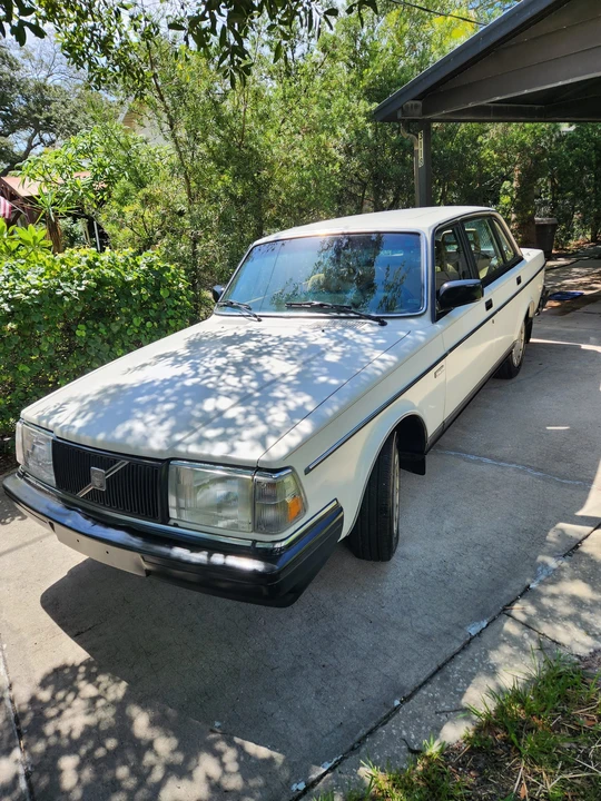 1990 Volvo 244 - Image 16 of 31