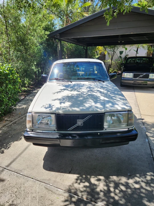 1990 Volvo 244 - Image 17 of 31