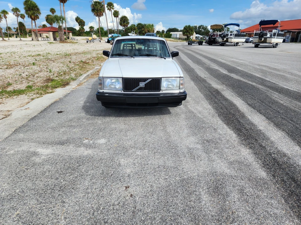 1990 Volvo 244 - Image 5 of 31
