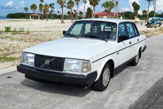 1990 Volvo 240 DL Sedan