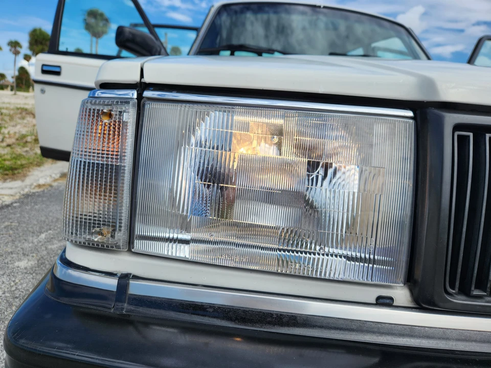 1990 Volvo 244 - Image 25 of 31