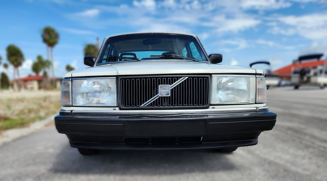 1990 Volvo 244 - Image 6 of 31