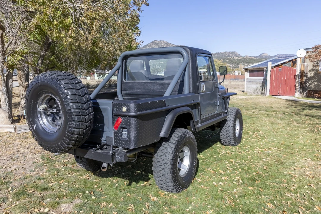 1983 Jeep CJ8 Scrambler - Image 16 of 31
