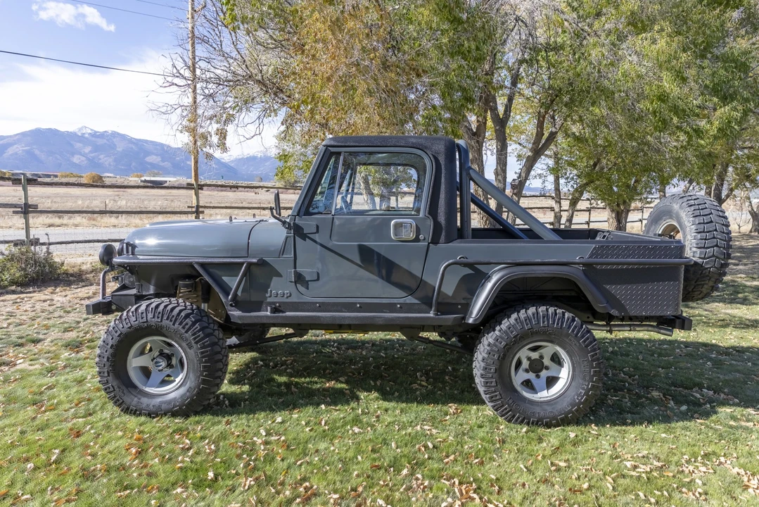 1983 Jeep CJ8 Scrambler - Image 8 of 31