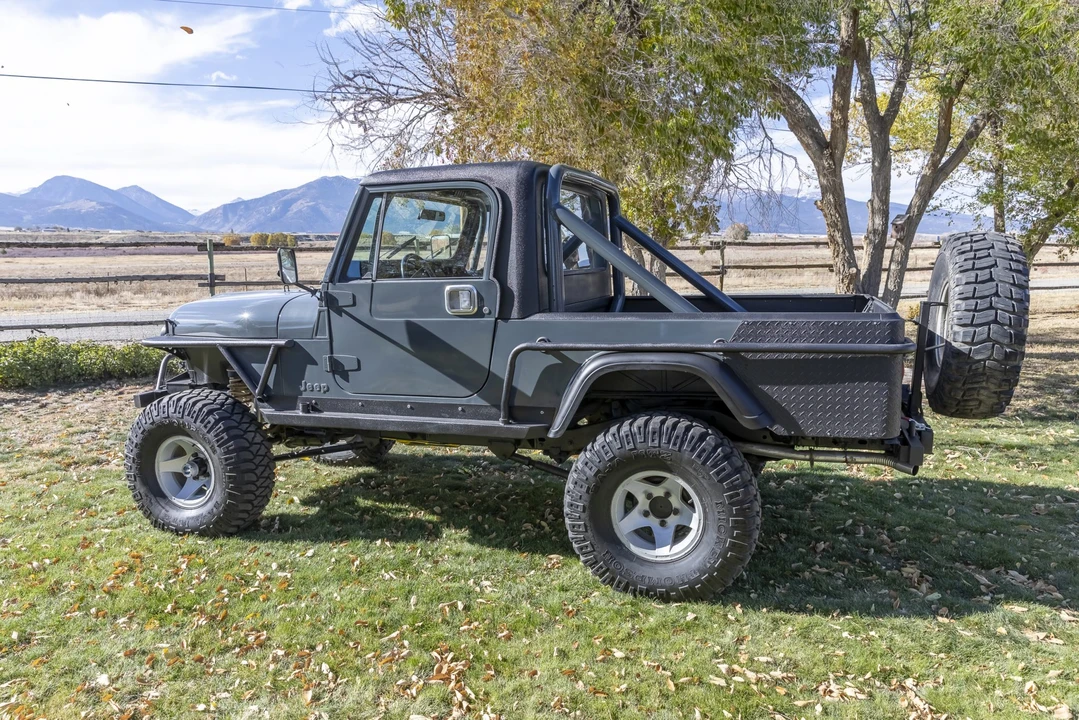 1983 Jeep CJ8 Scrambler - Image 9 of 31