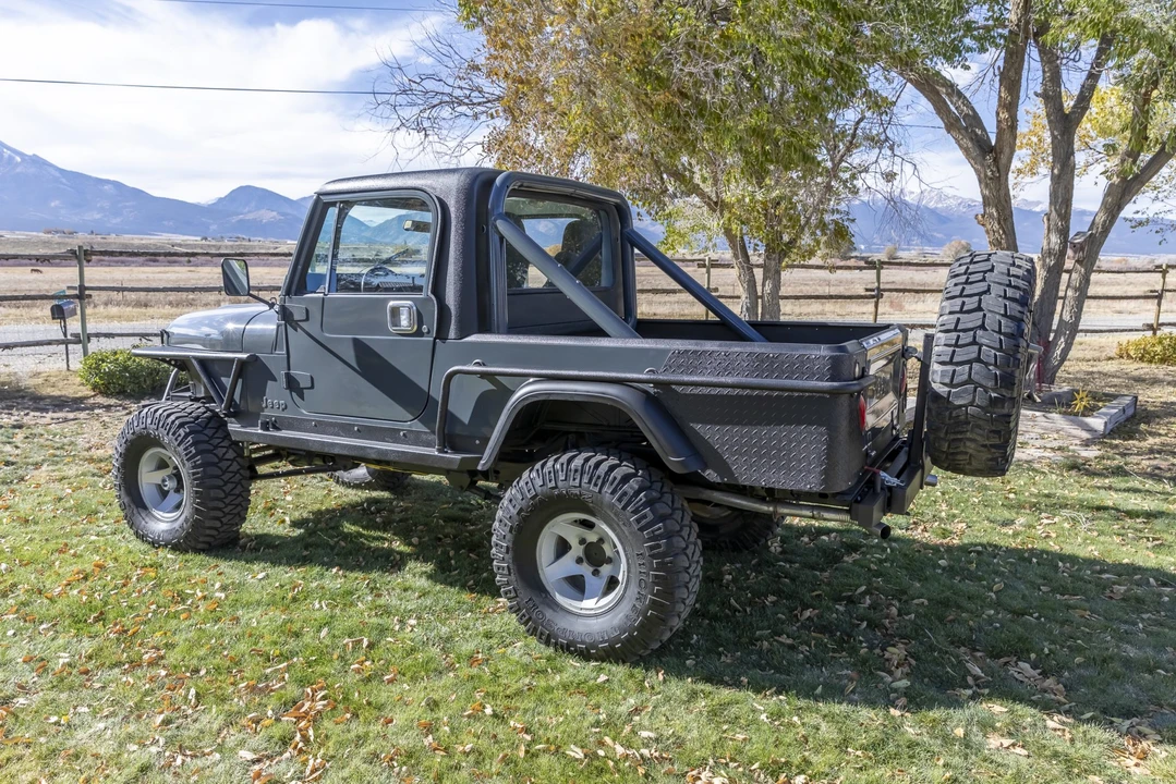1983 Jeep CJ8 Scrambler - Image 10 of 31