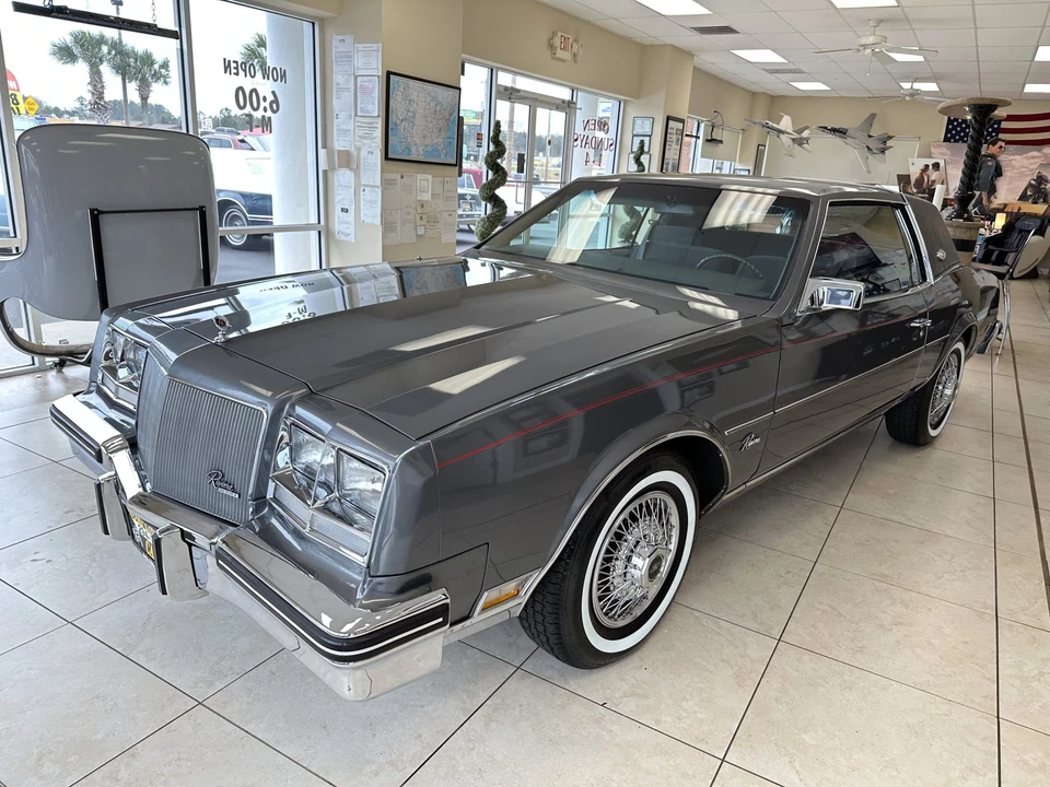 1985 Buick Riviera 4th-7th Gen - Image 3 of 31
