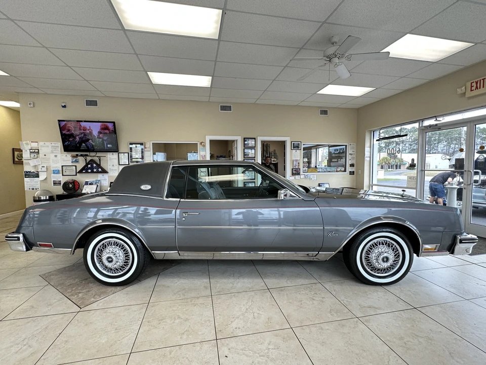 1985 Buick Riviera 4th-7th Gen - Image 12 of 31