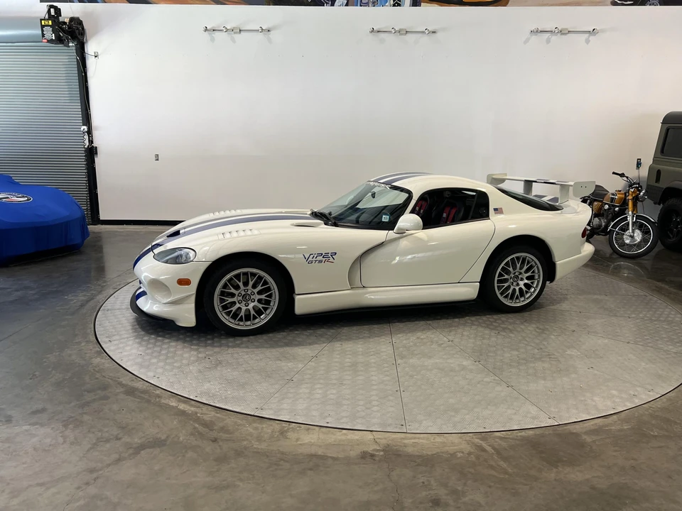 1998 Dodge Viper GTS 2nd Gen - Image 23 of 31