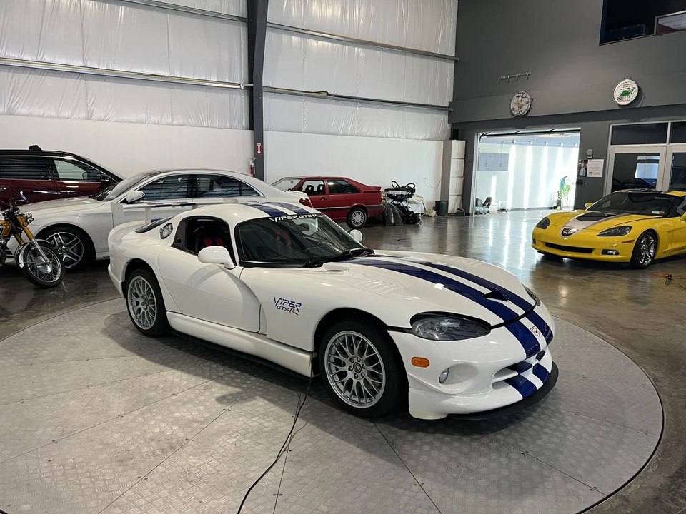 1998 Dodge Viper GTS 2nd Gen - Image 27 of 31