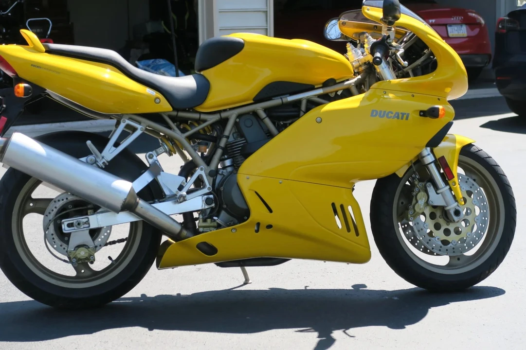 1999 Ducati 750 & 800 & 900 & 1000 - Image 3 of 6