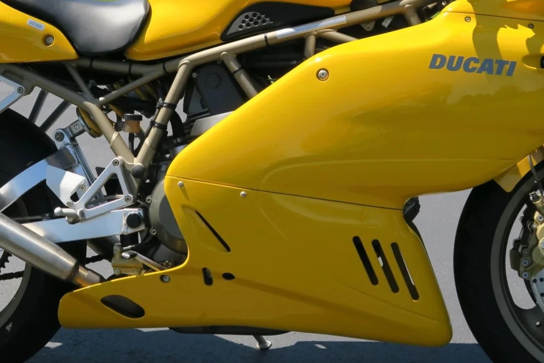 1999 Ducati 750 & 800 & 900 & 1000 - Image 5 of 6
