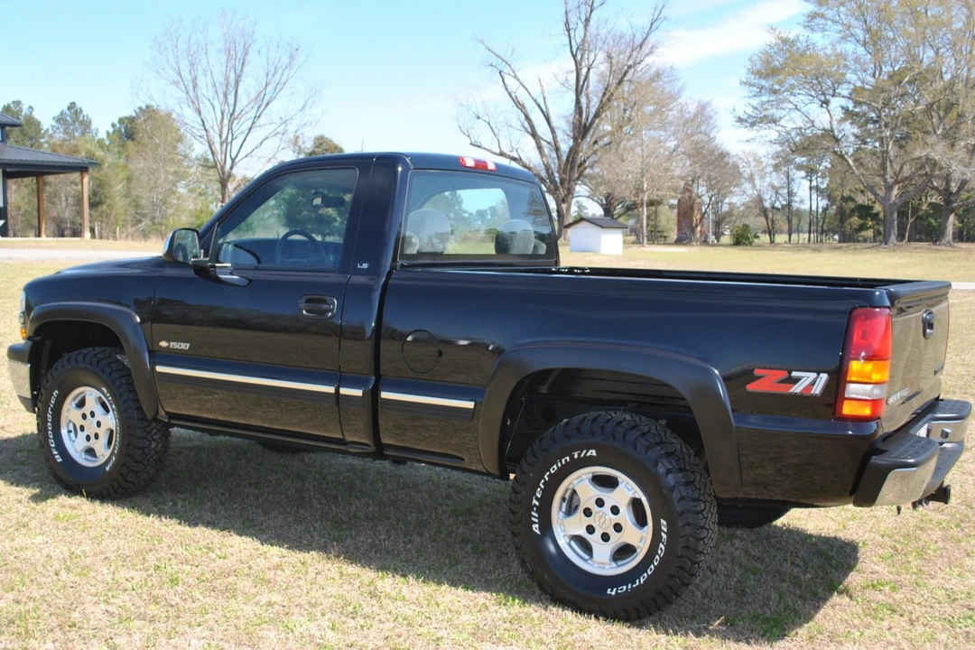 2000 Chevrolet Silverado 1st Gen - Image 2 of 7