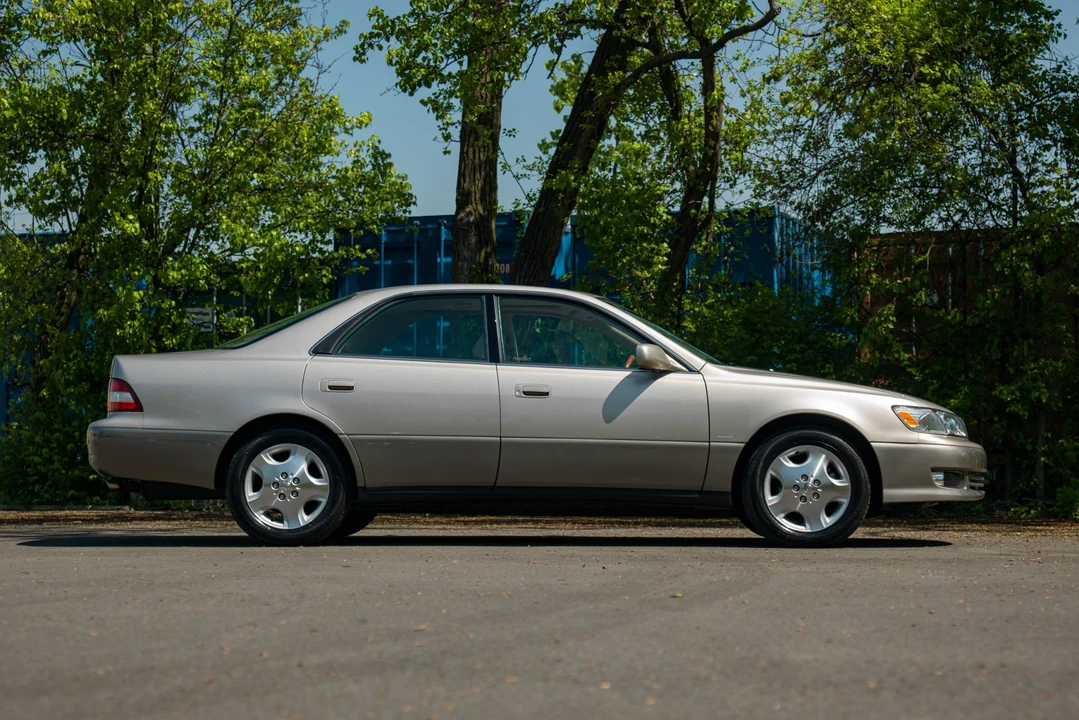 2000 Lexus ES 3rd Gen - Image 23 of 31