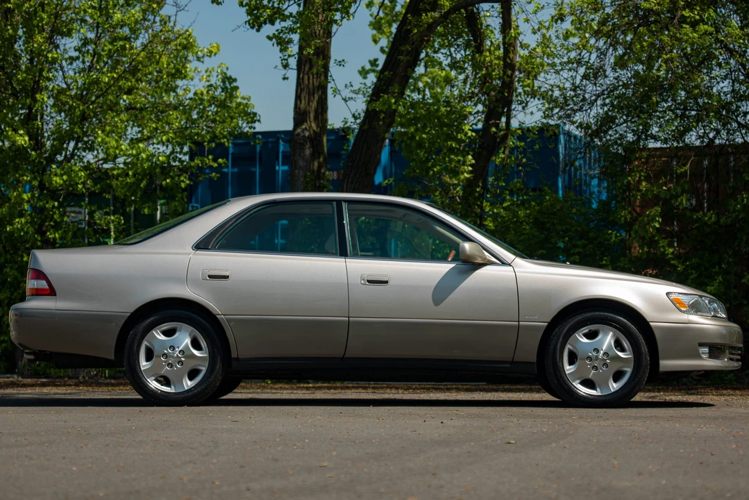 2000 Lexus ES 3rd Gen - Image 24 of 31