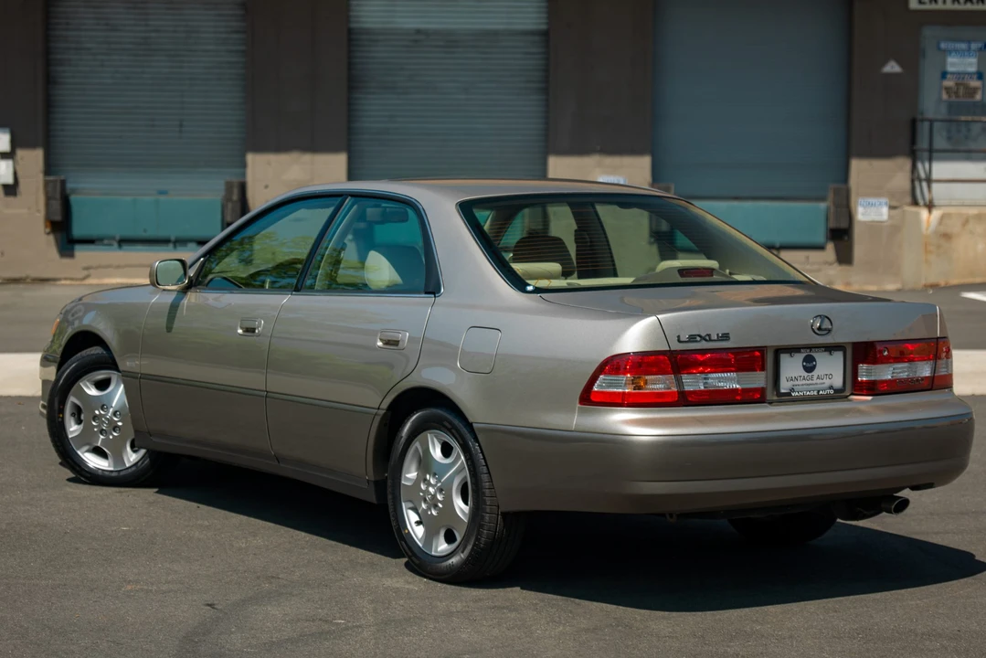 2000 Lexus ES 3rd Gen - Image 14 of 31