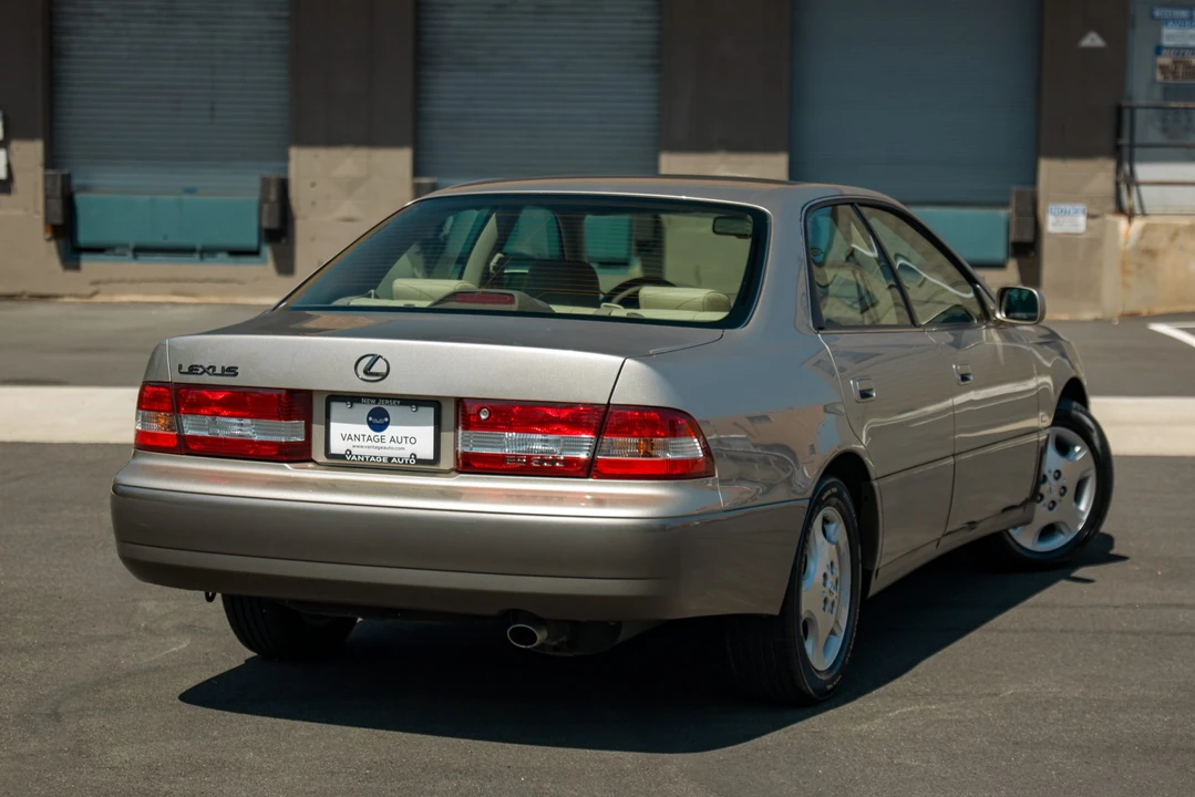 2000 Lexus ES 3rd Gen - Image 22 of 31