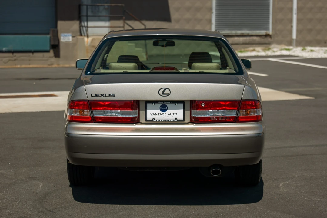 2000 Lexus ES 3rd Gen - Image 17 of 31