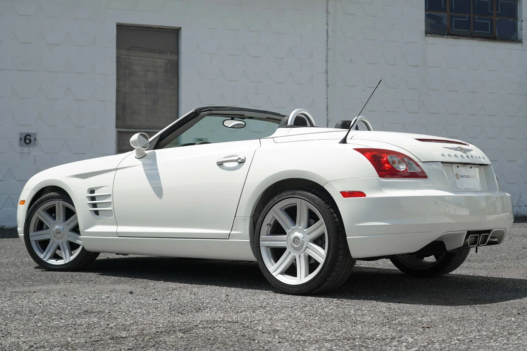 2005 Chrysler Crossfire - Image 5 of 31