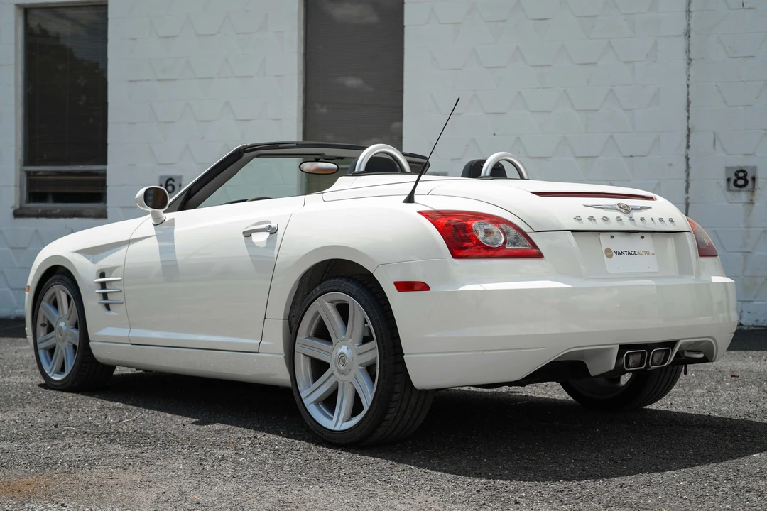 2005 Chrysler Crossfire - Image 8 of 31