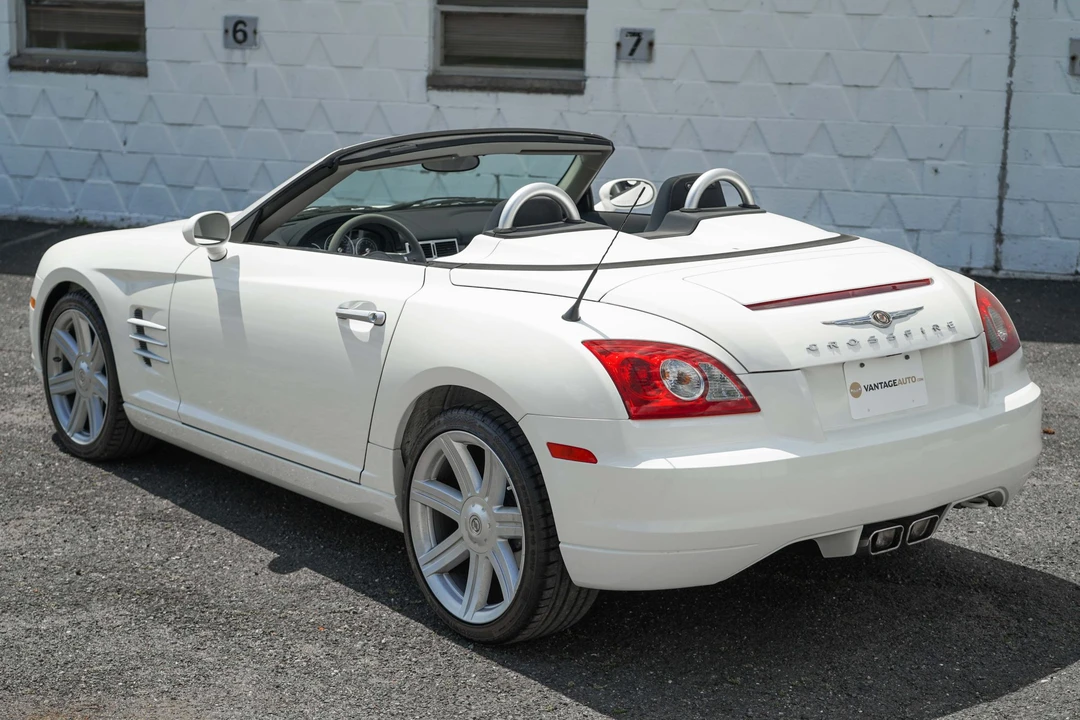 2005 Chrysler Crossfire - Image 7 of 31