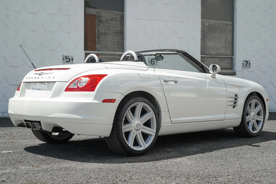 2005 Chrysler Crossfire - Image 12 of 31