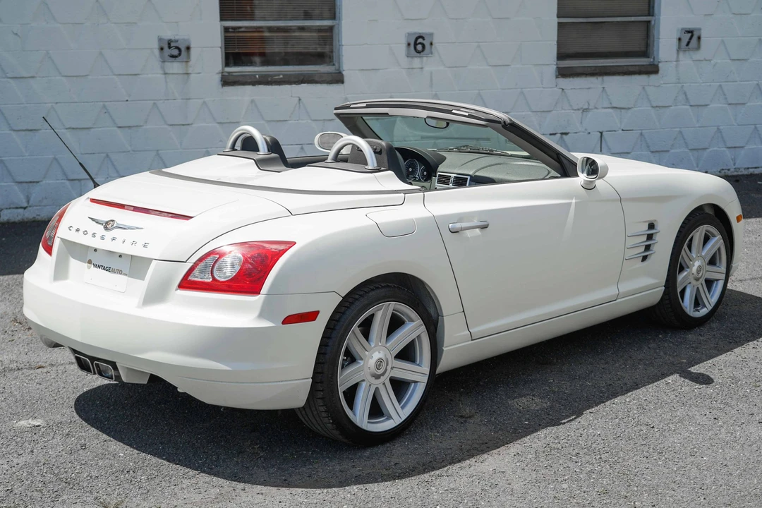 2005 Chrysler Crossfire - Image 13 of 31