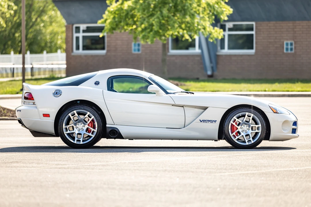 2006 Dodge Viper 3rd Gen - Image 5 of 31