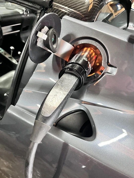 2008 Tesla Roadster - Image 30 of 31