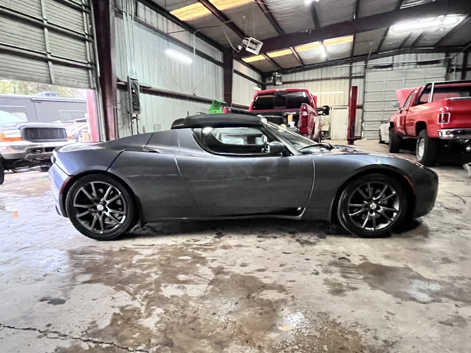 2008 Tesla Roadster - Image 15 of 31
