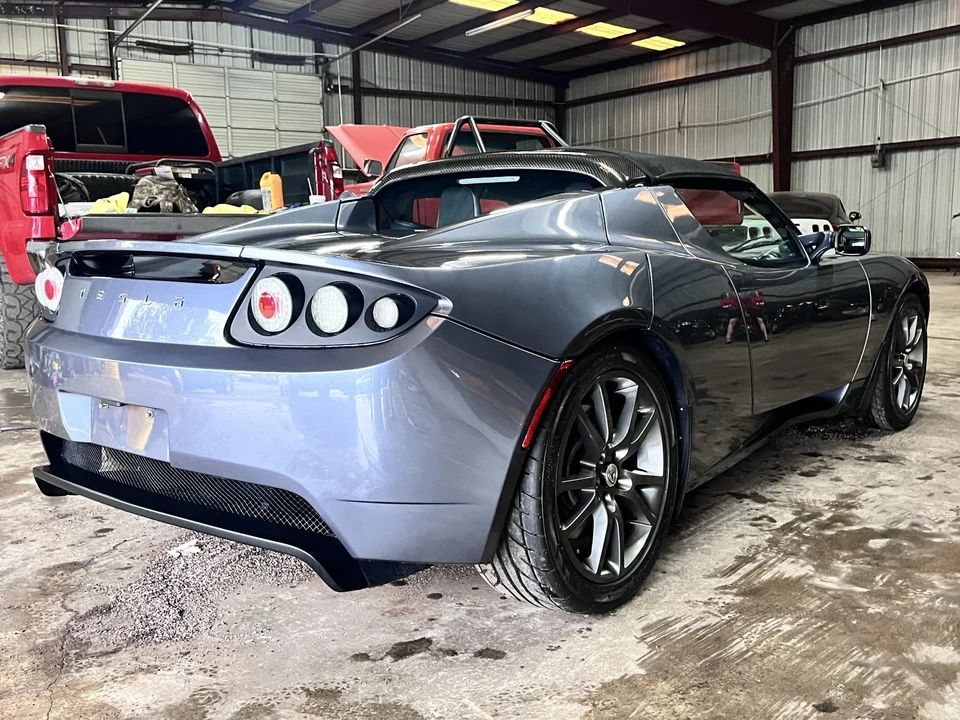 2008 Tesla Roadster - Image 14 of 31