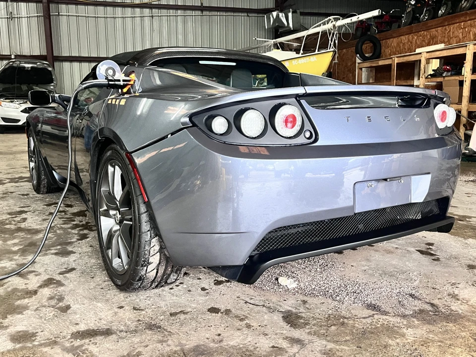 2008 Tesla Roadster - Image 8 of 31