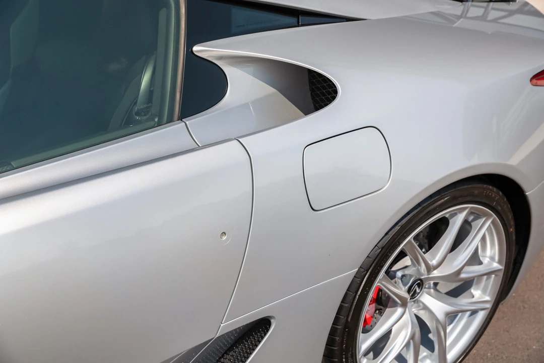 2012 Lexus LFA - Image 27 of 31