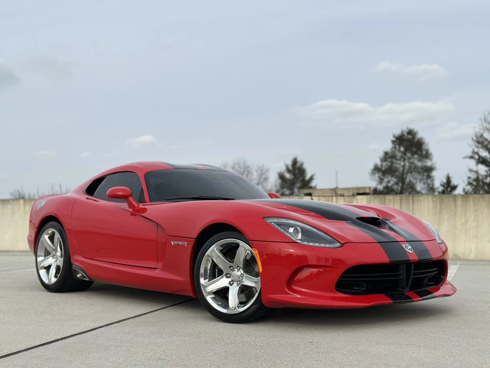 2015 Dodge Viper 5th Gen - Image 2 of 31