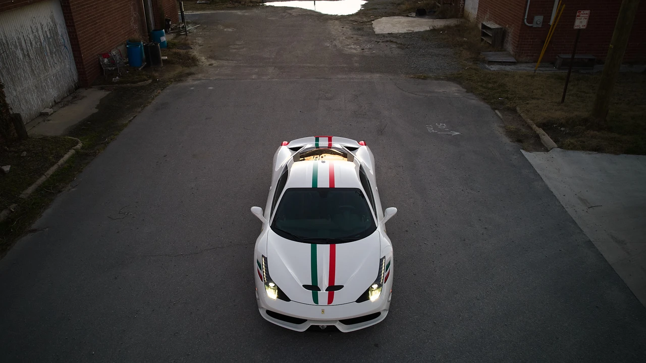 2015 Ferrari 458 Speciale - Image 5 of 31