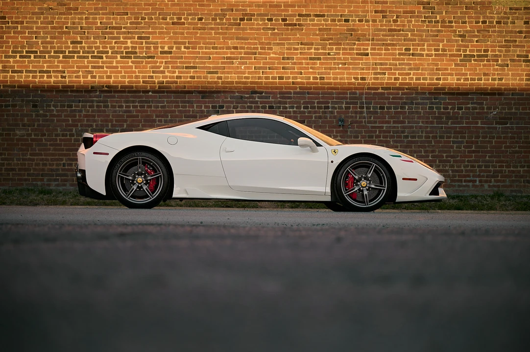 2015 Ferrari 458 Speciale - Image 17 of 31